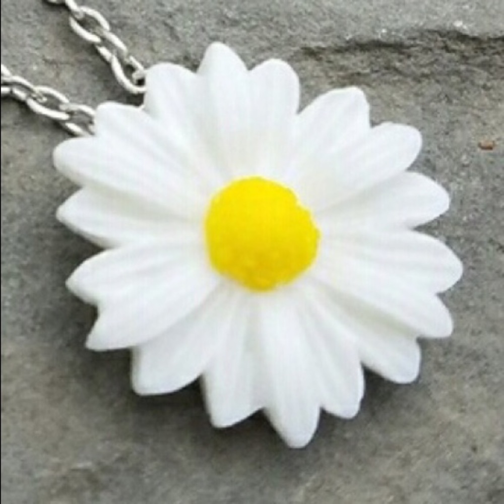 White Daisy Silver Plated Chain 18” Necklace New - Picture 4 of 4